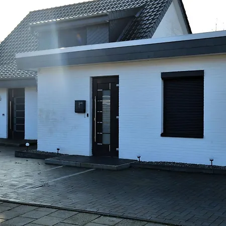 Nina Cuxhaven